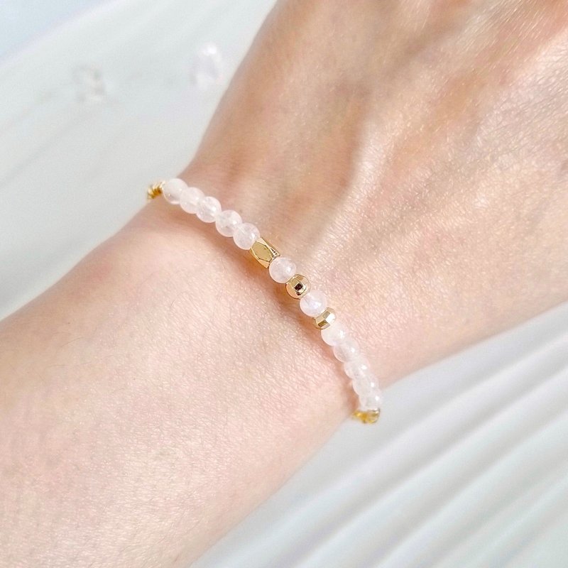 月亮石 简约精致 水晶手链 | 旺人缘 旺桃花姻缘 提升自信 开运 - 手链/手环 - 水晶 白色