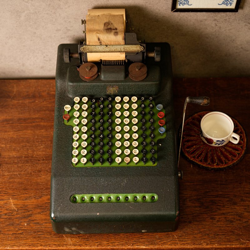 美国Victor胜利牌500系列手摇加法计算机 - 摆饰 - 其他金属 绿色