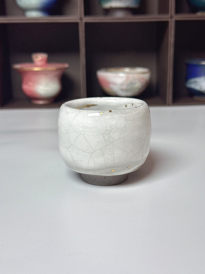 手工制作-开片系列-白志野鎏金星点杯-容量约80cc - 茶具/茶杯 - 陶 