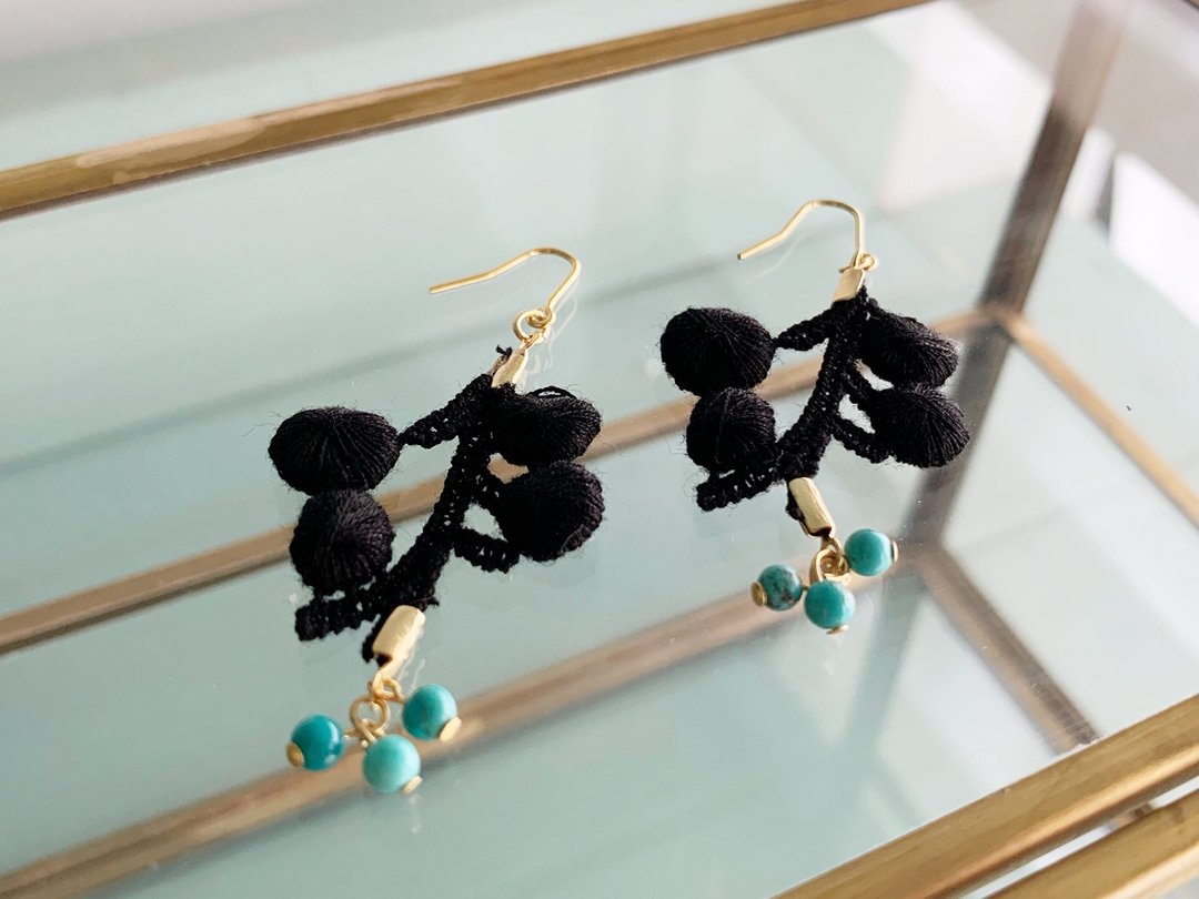 [December birthstone] Turquoise and cotton ribbon earrings / Clip-On - 耳环/耳夹 - 半宝石 蓝色