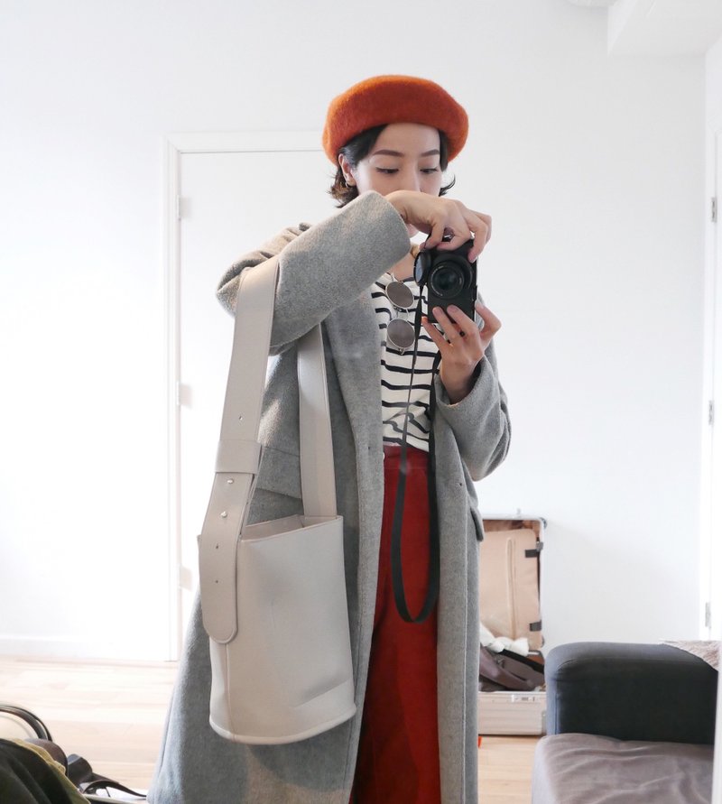 斜挎包 Whiteoakfactory Bold bucket bag - Light grey - 后背包/双肩包 - 其他材质 绿色