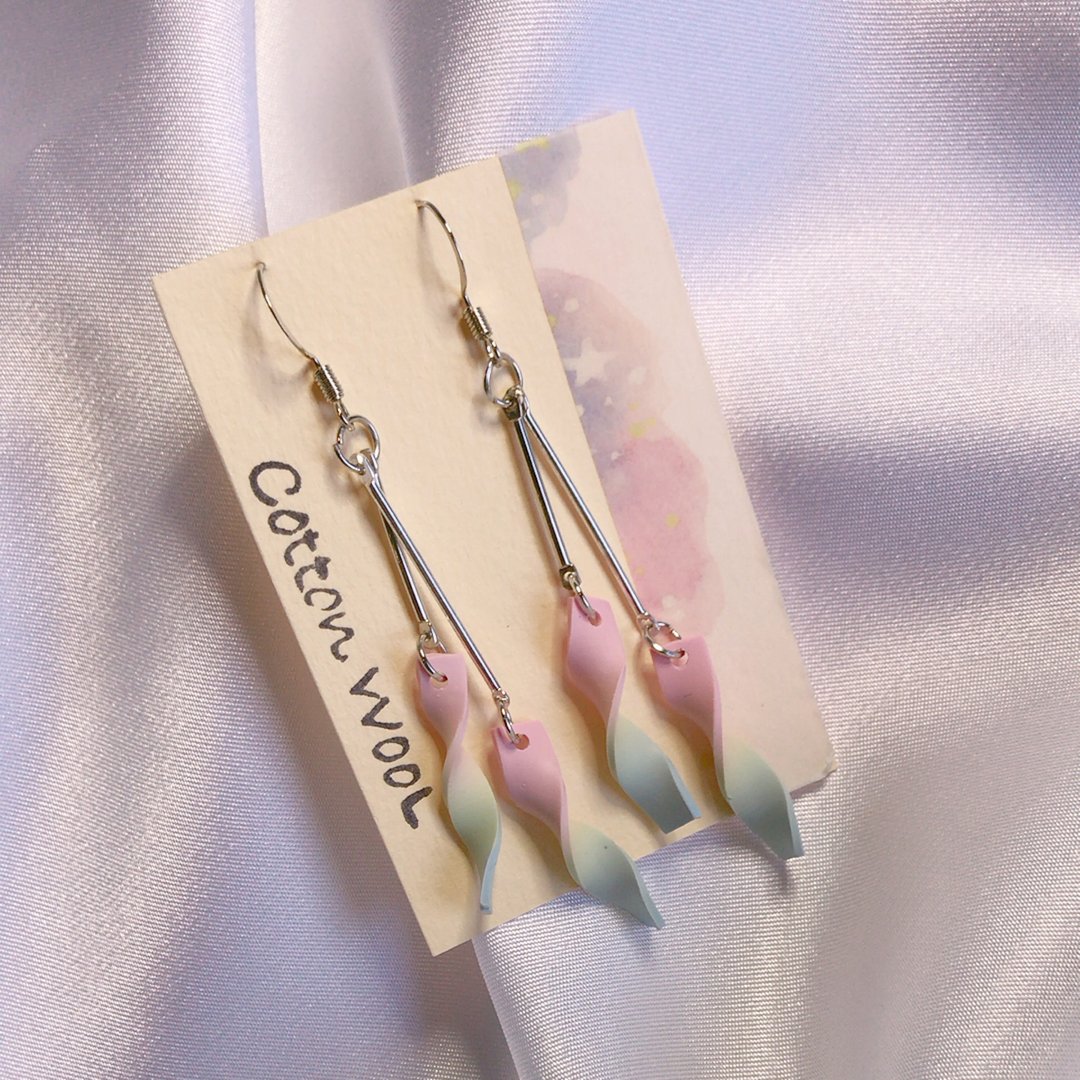Polymer clay rainbow ombre spiral dangle earrings - 耳环/耳夹 - 其他材质 多色