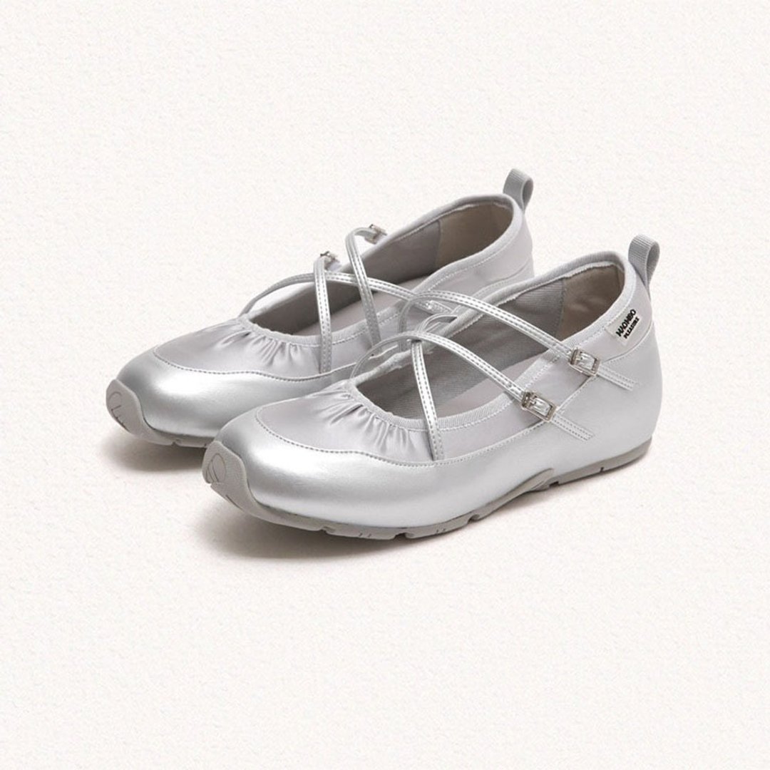 PRE-ORDER 韓國品牌 MACMOC Plie 可愛帶子運動鞋 Silver - 其他女款皮鞋 - 其他材质 
