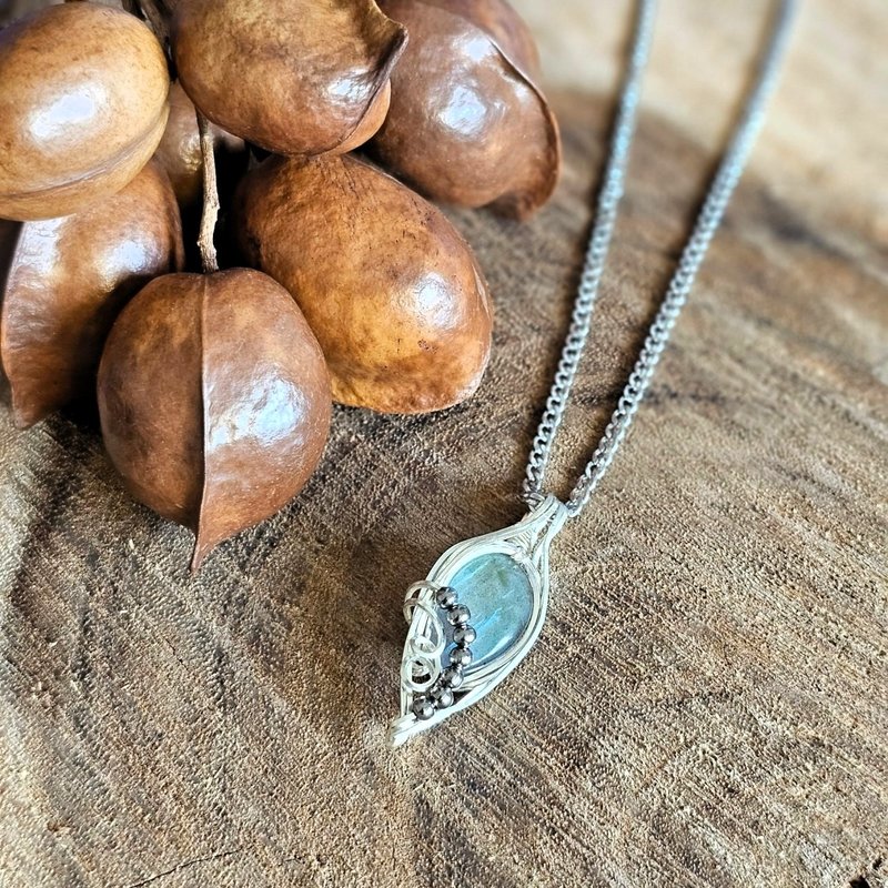 拉长石与镀银铜线的光影交织_钛钢链条首饰 - 项链 - 宝石 多色