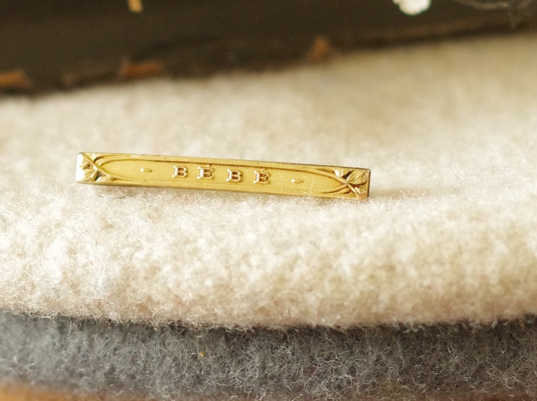 古董包金BEBE长形别针胸针  ORIA B1933 - 胸针 - 其他金属 金色