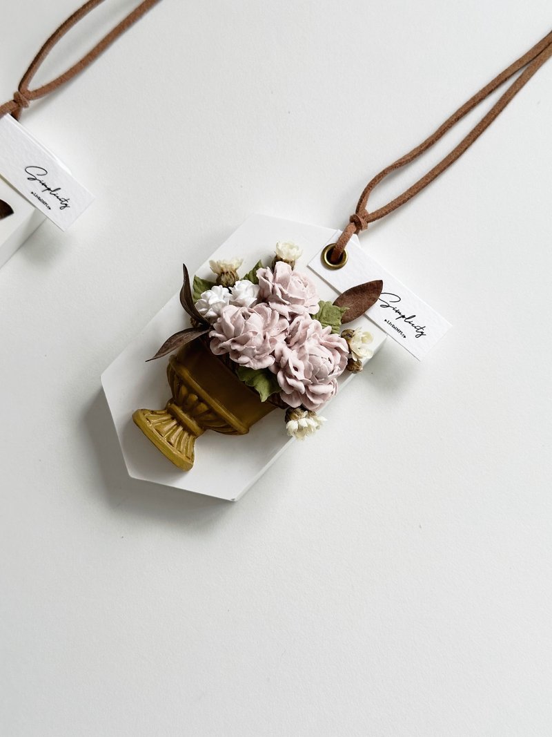 Simplicity | 古典风 裱花 扩香石扩香挂牌 - 蜡烛/香氛/手工皂 - 其他材质 白色