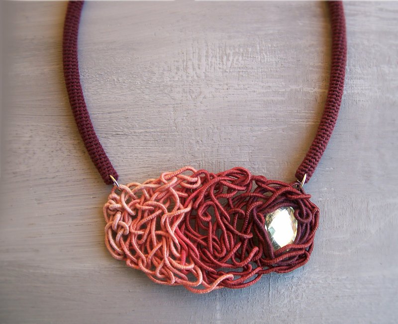 Free Shape Intricate Tube Necklace Bordeaux with Antique Pink - 项链 - 绣线 红色