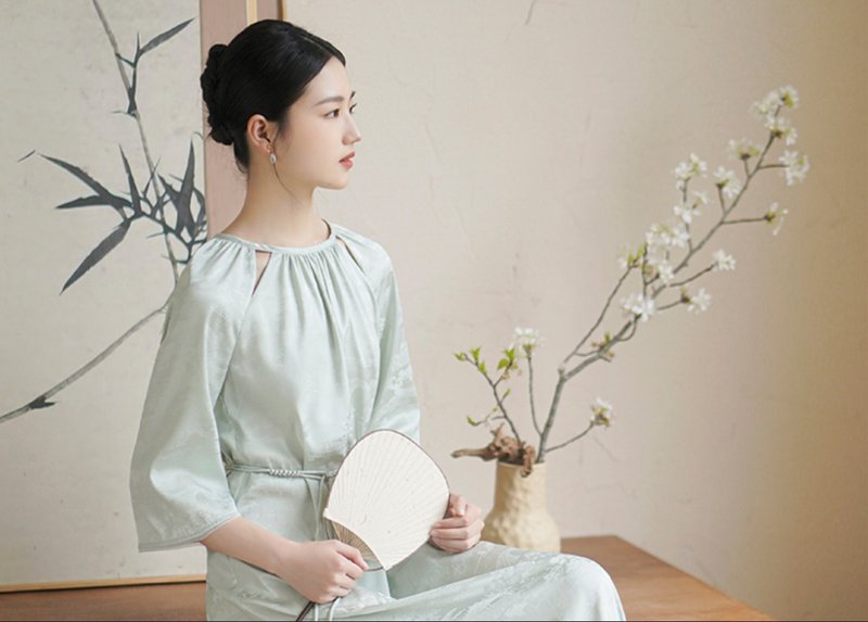 新中式 茶服插肩袖高级提花旗袍洋装 - 洋装/连衣裙 - 丝．绢 绿色
