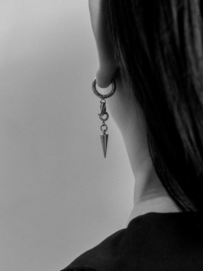 YARD YARN — Archy Earrings - 耳环/耳夹 - 不锈钢 银色