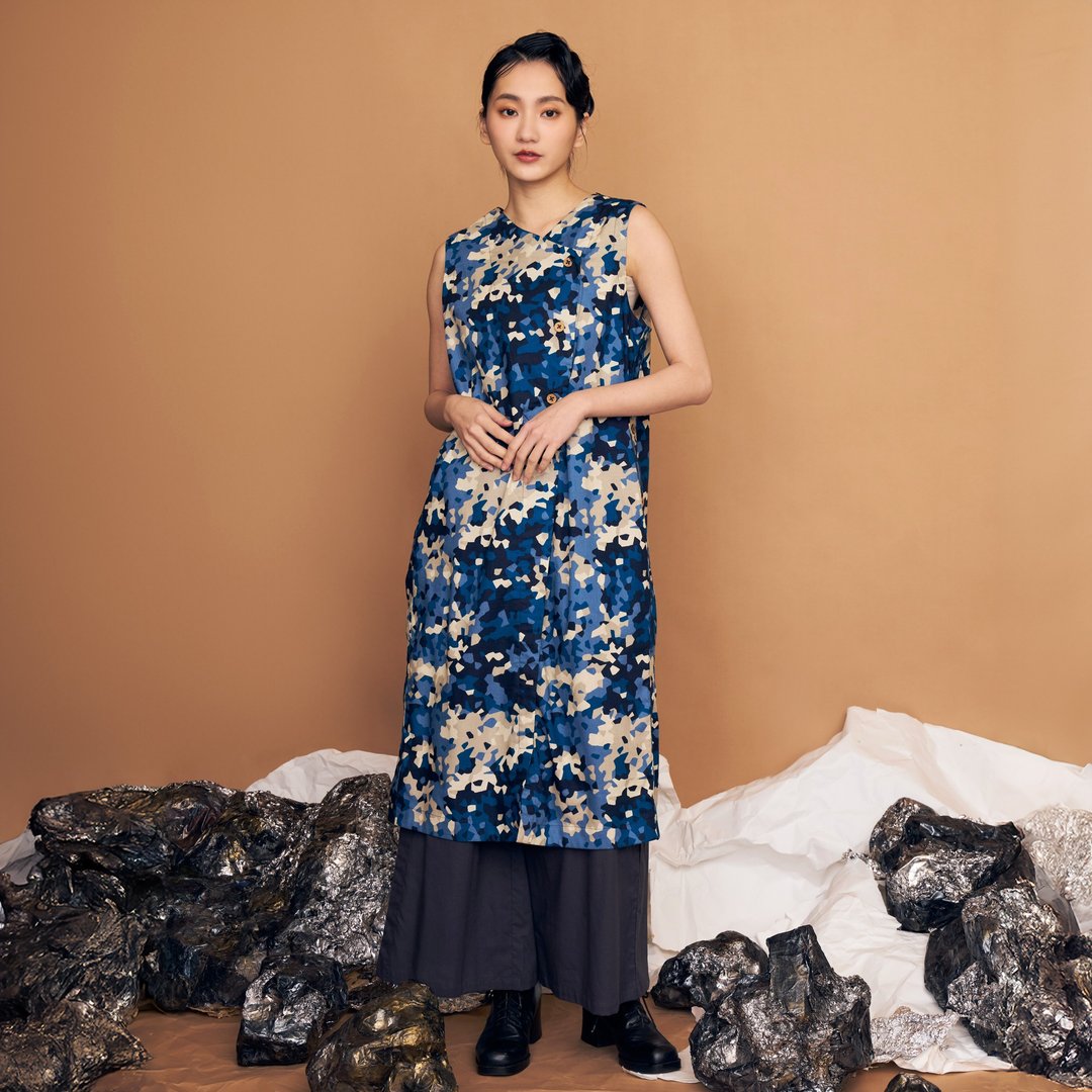 河口云烟侧开衩长背心_月岩石 - 女装上衣 - 棉 橘色