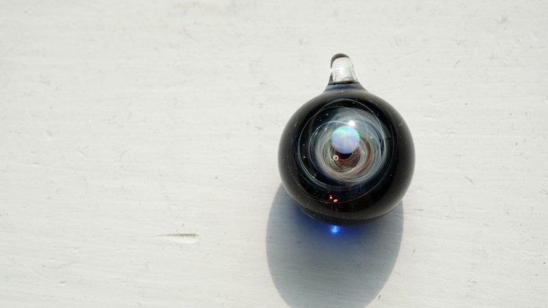 One-bite Galaxy 一口宇宙琉璃吊坠 13 - 颈链 - 玻璃 黑色