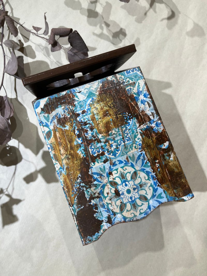 幸运草发票桶 置物盒 垃圾桶 掀盖 挖孔 纸艺拼贴 蝶古巴特 - 垃圾桶 - 木头 蓝色