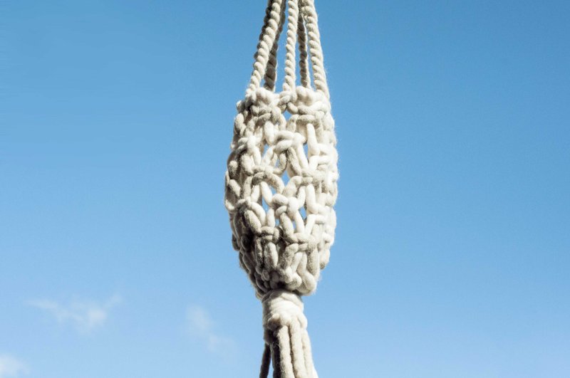 Macrame手工编织植物吊篮/植物吊篮/羊毛毡吊饰/编织器物吊篮-米 - 植栽/盆栽 - 羊毛 多色