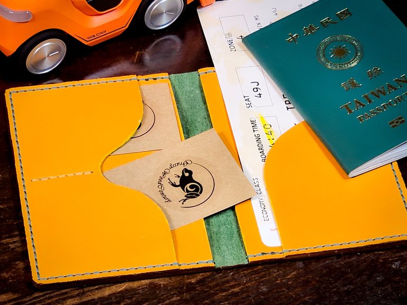 GWC草世木手作 真皮手缝 双色铬鞣护照夹 - 护照夹/护照套 - 真皮 多色