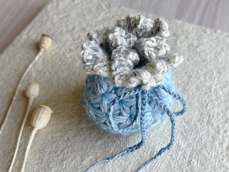 Knitting 生命之花束口袋 - 一洼小池塘 - 束口袋双肩包 - 棉．麻 蓝色