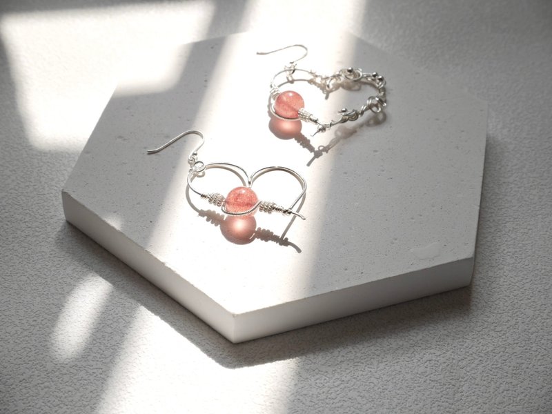 草莓晶心形耳环 - 耳环/耳夹 - 纯银 