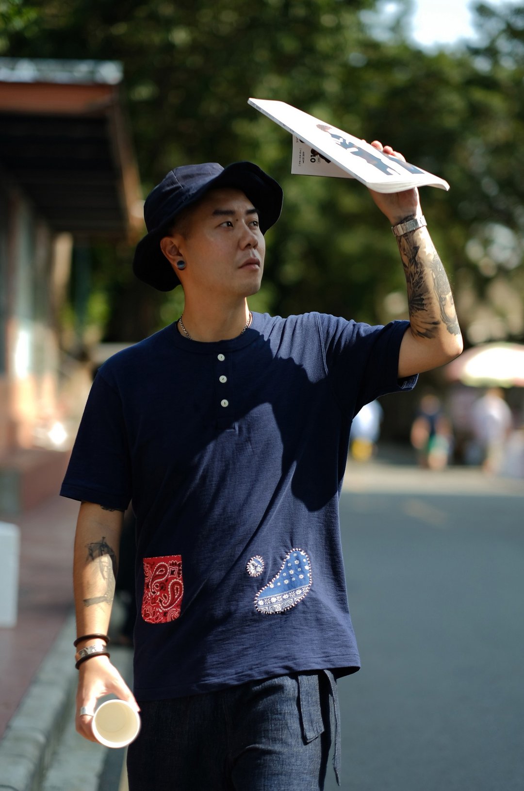 竹节棉变形虫拼布补丁短TEE - 男装上衣/T 恤 - 棉 