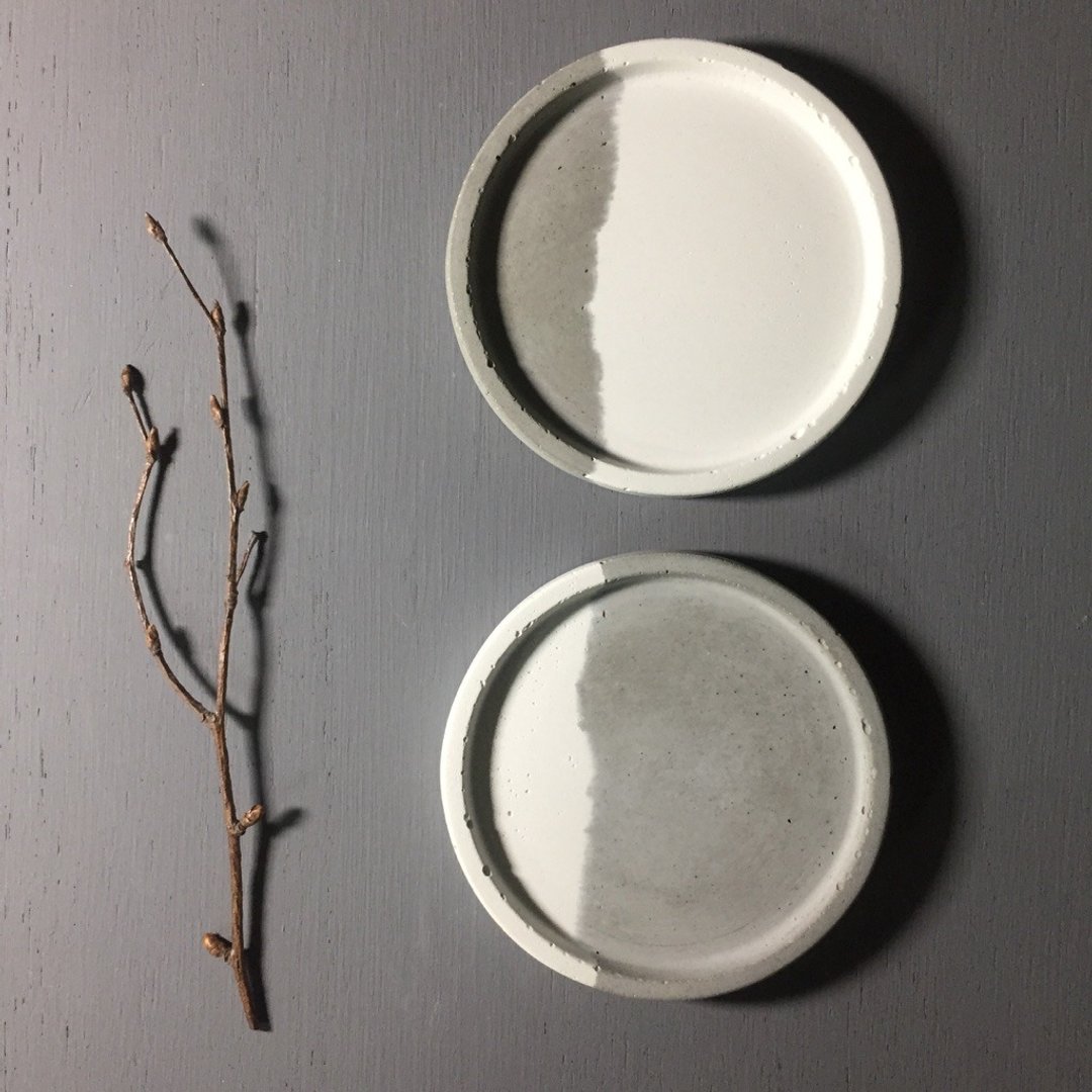 双・对 - 灰色及白色拼合 水泥圆形置物碟 - 收纳用品 - 水泥 灰色