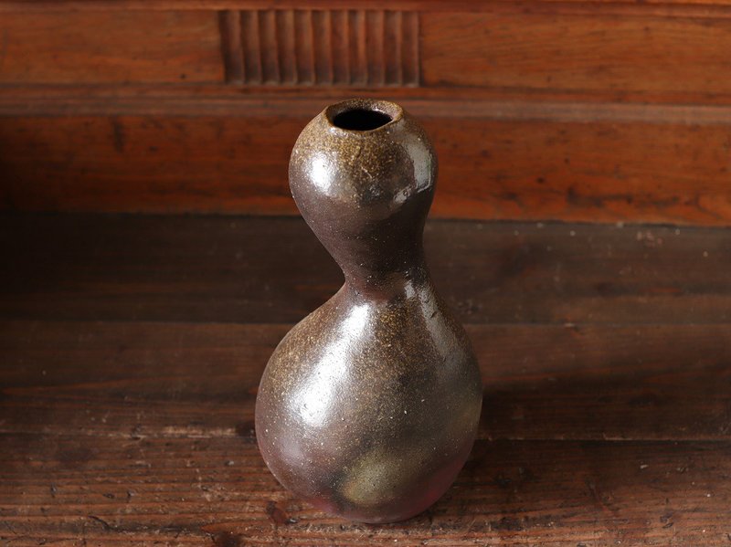Bizen ware with flowers (hand twist) h3-067 - 花瓶/陶器 - 陶 咖啡色
