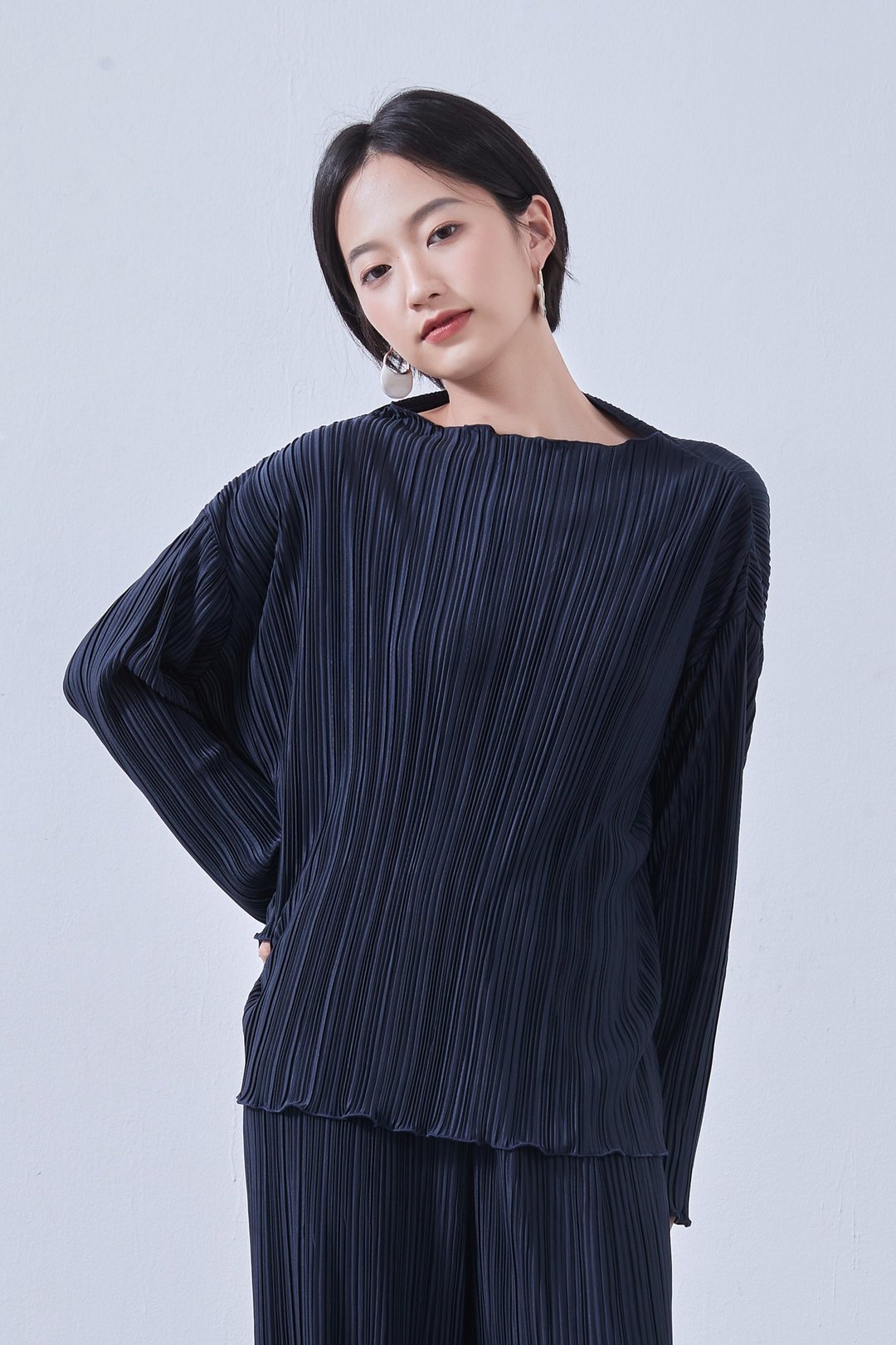 压褶加工・剪裁长袖套头衫・船型领・成套商品・升级再造KNNT364 - 女装上衣 - 聚酯纤维 蓝色
