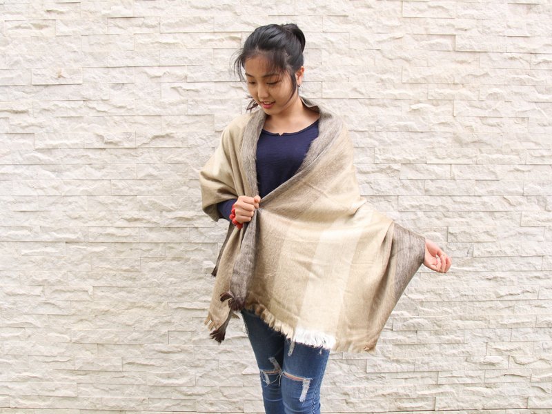 南美洲手作羊驼披肩 长毛款 - 围巾/披肩 - 其他材质 