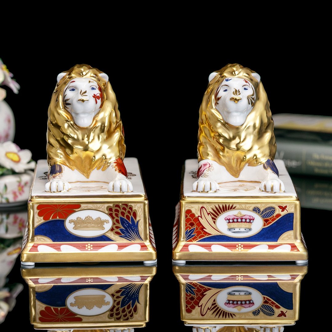 限量英国制Royal Worcester 2003伊万里雄伟金狮骨瓷皇家摆饰一对 - 摆饰 - 瓷 