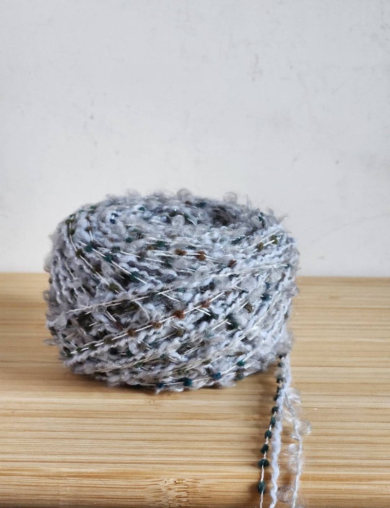 日本混合纱线　4300厘米 ( 38.4g ) - 编织/刺绣/羊毛毡/裁缝 - 其他人造纤维 灰色