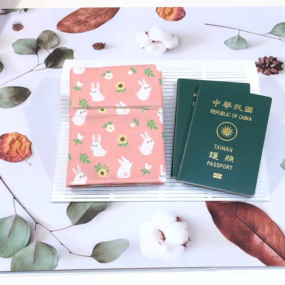 小白兔与小花.粉红/护照套.可收纳机票.卡片.单据.外币钞票 - 护照夹/护照套 - 棉 粉红色
