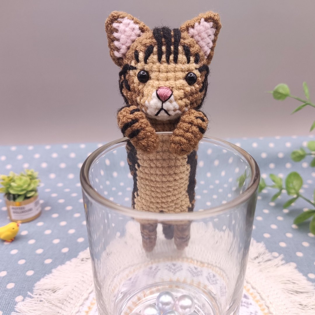 【现货】 好奇宝宝 虎斑猫 米克斯美短 纯手工 钩针编织娃娃 - 玩偶/公仔 - 其他人造纤维 咖啡色