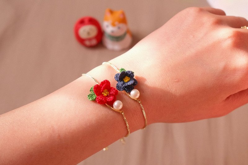 2024新春过年鈎针编织 手*淡水珍珠+山茶花 - 手链/手环 - 棉．麻 