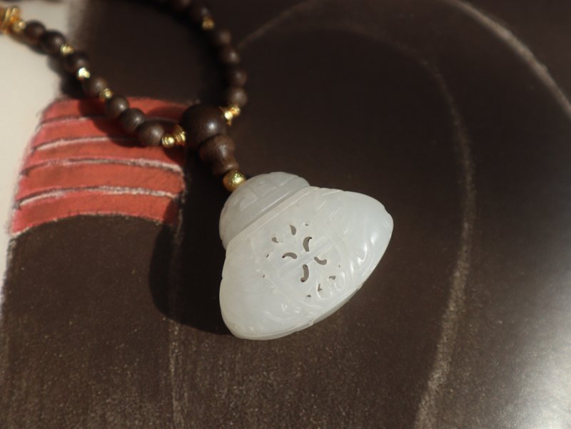 天然和田玉吊坠 羊脂玉香囊吊坠项链 一级白 镂空雕刻 可放香丸 - 项链 - 玉石 
