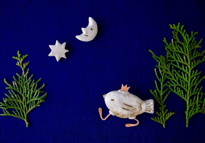 福袋 - a bird posing as a king walking in the night /3broach set(bird broach, moon broach, star broach) - 胸针 - 陶 白色