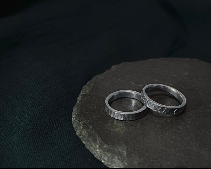 艺・有机锻敲刻纹戒 - 戒指 - 纯银 银色