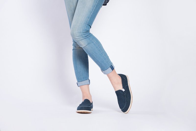 【出清特价】休闲鞋  Nantes系列   牛仔布懒人鞋  深蓝色   女生 - 女款休闲鞋 - 环保材料 蓝色