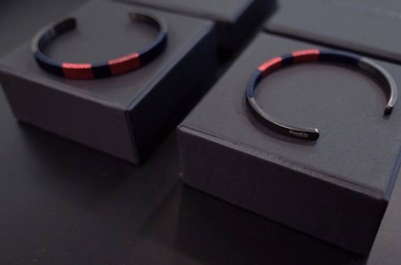 I StandOn I 情人节限定 特制编织哑黑情侣手镯 Ruby Red Sparkly - 手链/手环 - 其他金属 黑色