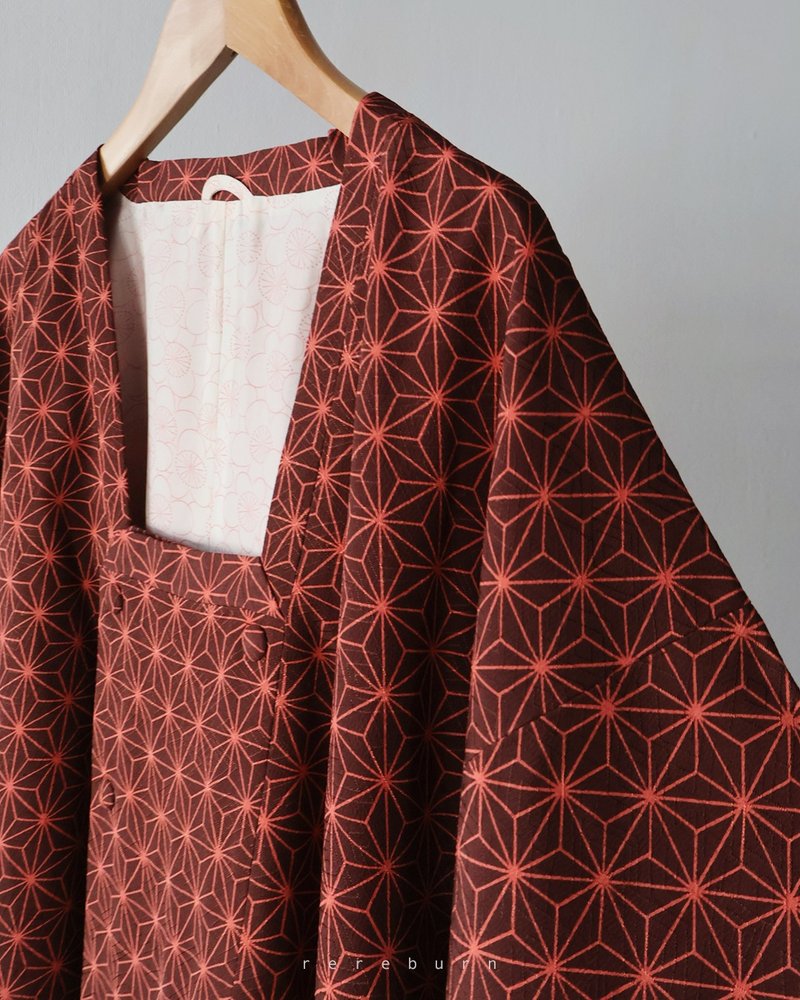 日本制和风印花砖橘红古着道行和服外套 - 女装休闲/机能外套 - 聚酯纤维 红色