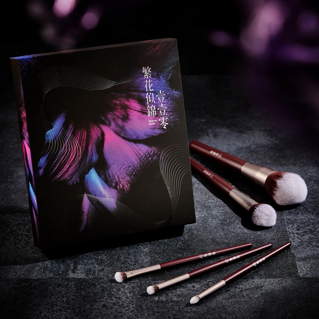 繁花似锦壹壹零 精典5入刷具组礼盒 / 化妆笔刷 / Makeup Brushes - 彩妆刷具/镜子/梳子 - 其他材质 紫色