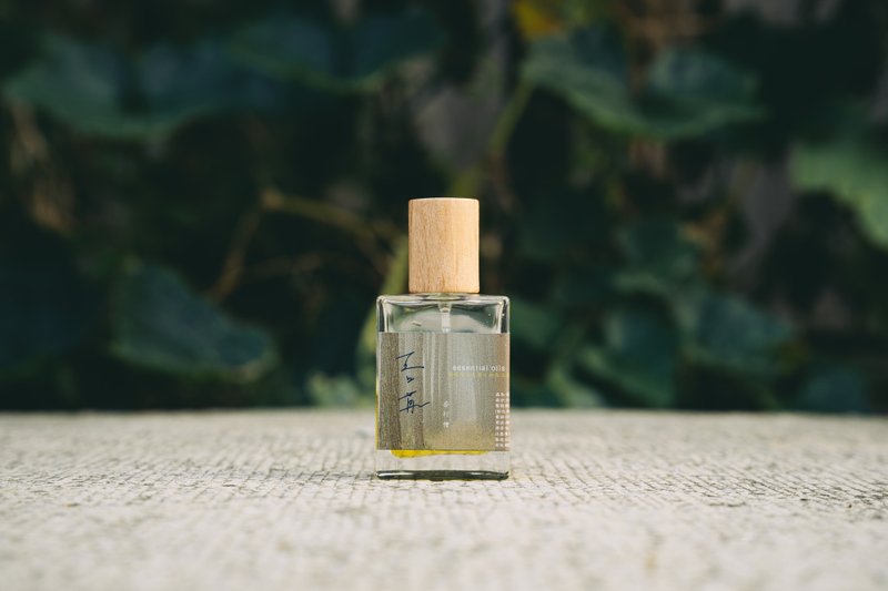 吾苒-苦行僧精油(苦橙叶.甜马玉兰.乳香)特色调香 35ml - 香薰/精油/线香 - 玻璃 