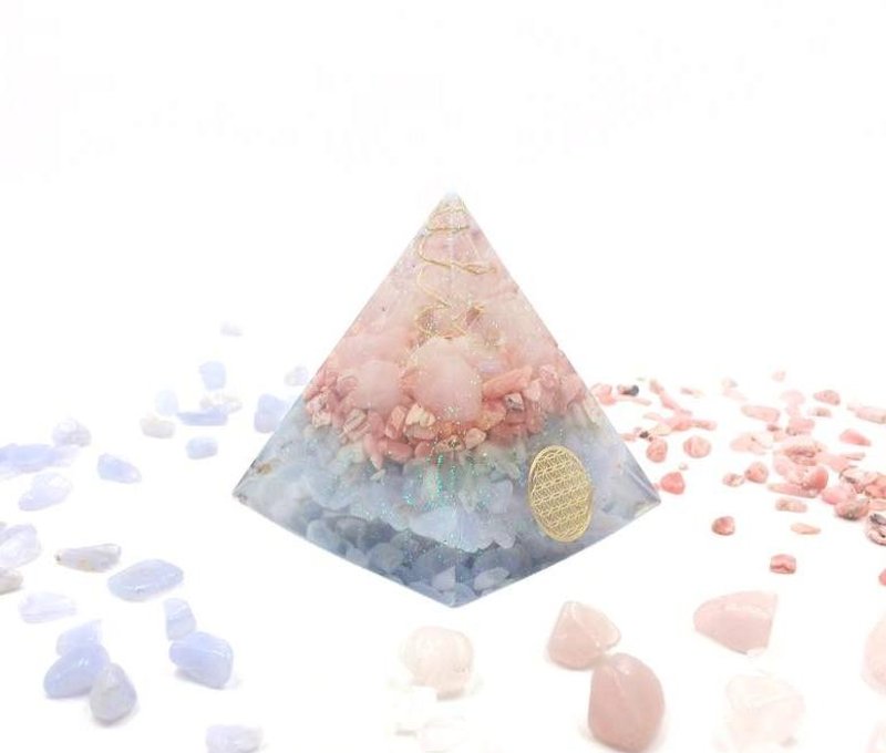 Orgonite 能量塔 — 白水晶柱、粉水晶、红纹石、海蓝宝、蓝纹玛瑙 - 摆饰 - 宝石 粉红色