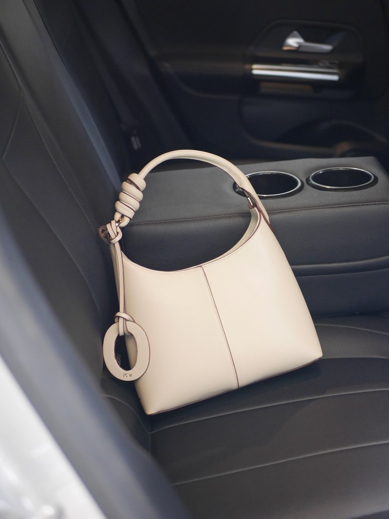 Onyx Shoulder Bag 腋下包 - Cream Nappa Leather 牛皮 - 手提包/手提袋 - 真皮 卡其色