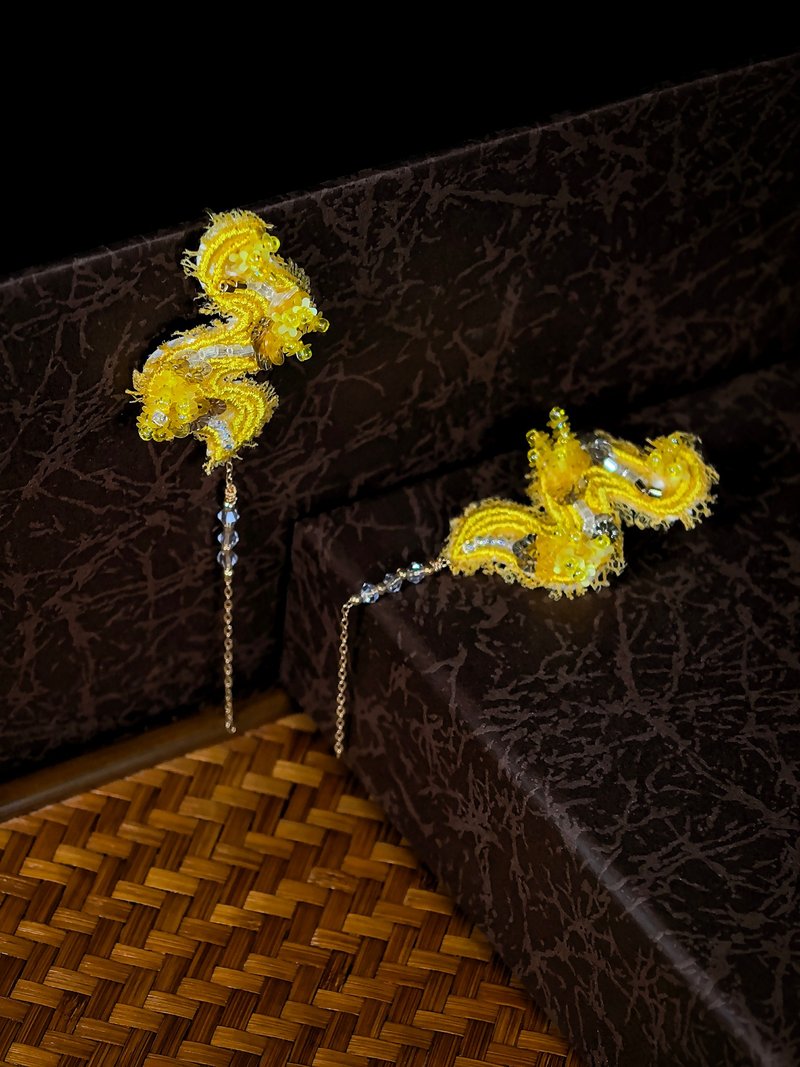 桂香河曲法式刺绣耳环 | 原创设计 - 耳环/耳夹 - 棉．麻 黄色