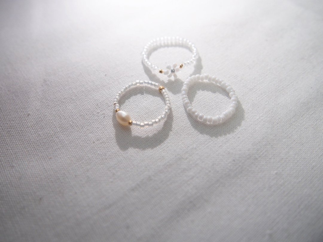 Freshwater pearl triple bead ring romantic gift stacking - 戒指 - 其他材质 白色