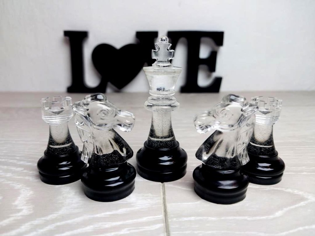 定制化树脂西洋棋套装附棋盘 |特大号尺寸 2.75 英寸（7 厘米）|环氧树脂 - 桌游/玩具 - 树脂 黑色