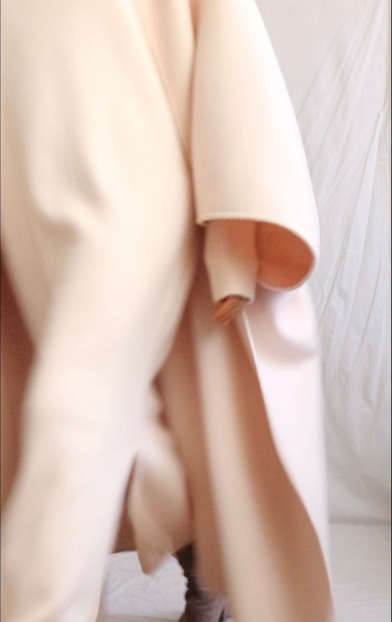 Privé Poncho 手工缝制双面喀什米尔羊毛披风 多色选 - 女装休闲/机能外套 - 羊毛 