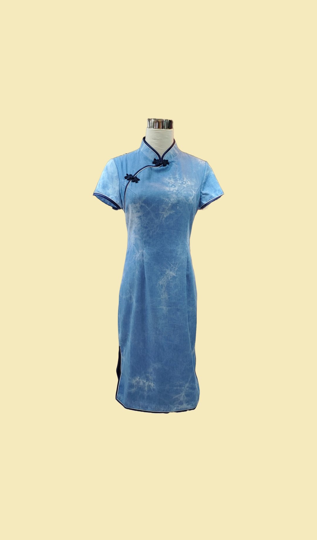 VINTAGE 悦裳 港式 复古旗袍 长裙 连身裙 浅蓝扎染牛仔布旗袍 - 旗袍 - 棉 蓝色