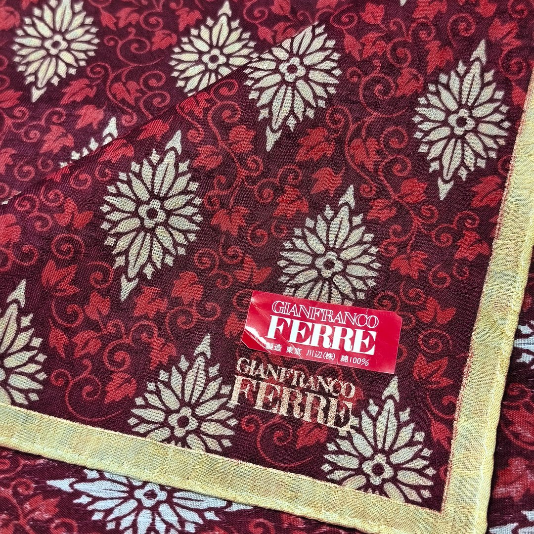 Gianfranco Ferre 复古手帕 圆形饰章图纹 - 巴洛克奢华 (19 寸) - 手帕/方巾 - 棉 红色