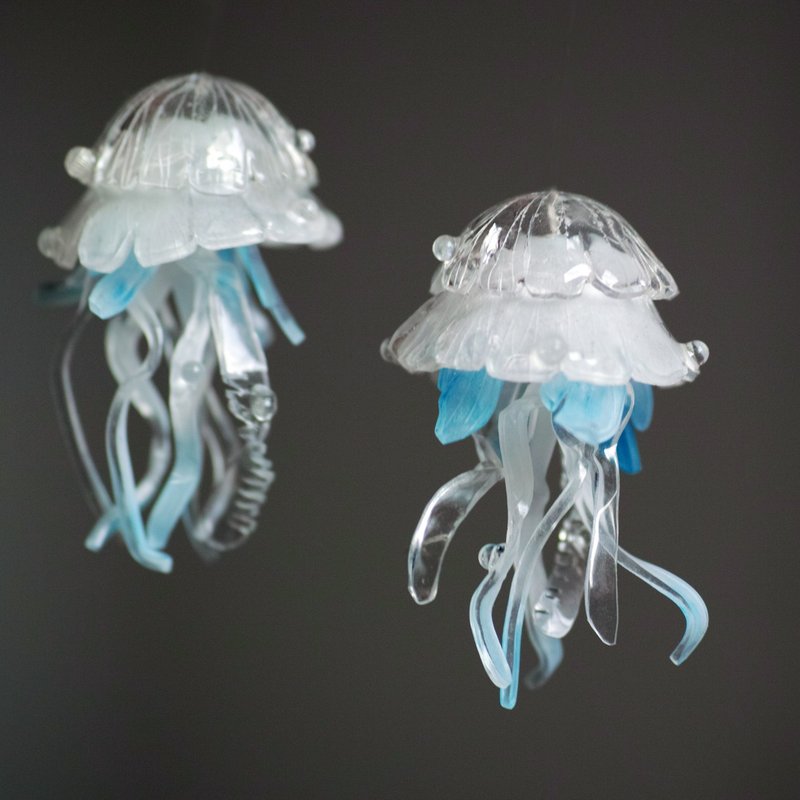 HAND MADE Jellyfish Earrings 水母耳环 蓝 002 - 耳环/耳夹 - 防水材质 蓝色