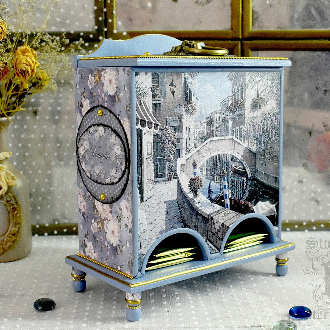 Blue Tea house with the image of Venice - 收纳用品 - 木头 蓝色