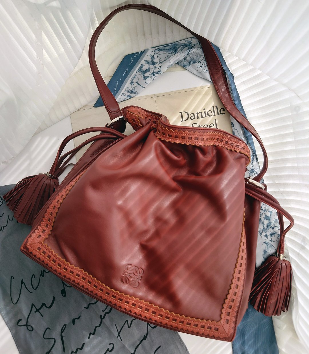 中古美品 Loewe Flamenco 小流苏束口袋肩背包斜挎包单肩包束绳包 - 侧背包/斜挎包 - 真皮 红色