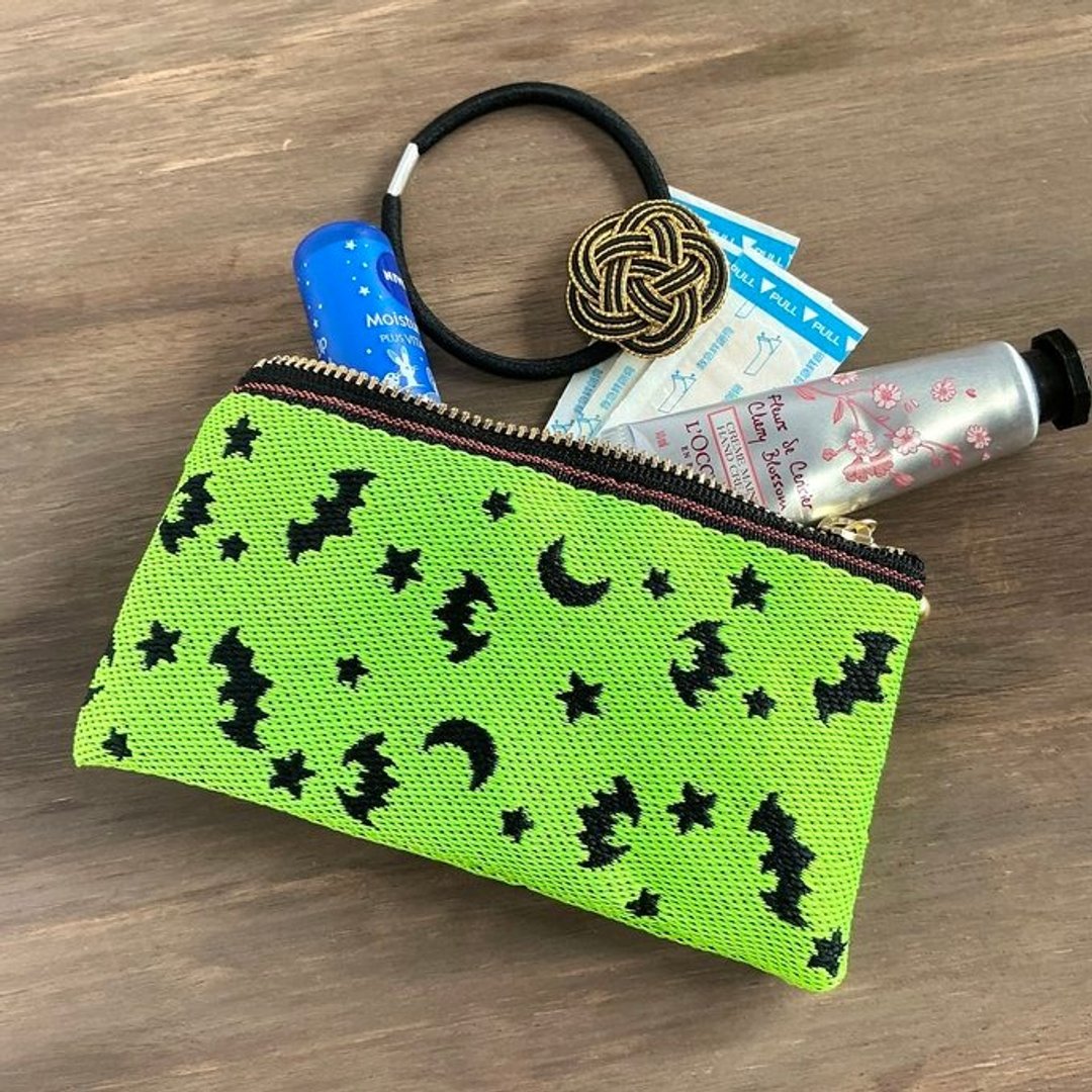 【蝙蝠】榻榻米衬边 扁平迷你收纳包 零钱包 卡片夹 蝙蝠 哥德萝莉 万圣节 萤光色系 黑 - 化妆包/杂物包 - 其他材质 绿色